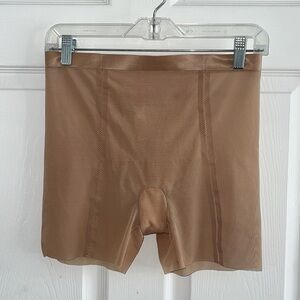 Spanx Shapewear Shorts Beige Nude Seamless Tummy Control Slimming Invisible